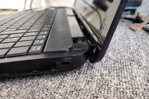 ヒンジ修理 東芝T552/58HD 水戸市