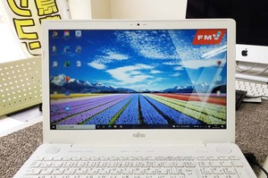 残念 i7 8GBなのに起動に3分～5分 富士通AH53/X