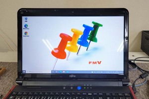 2011年発売モデル 富士通AH56/D 富士通ロゴのまま