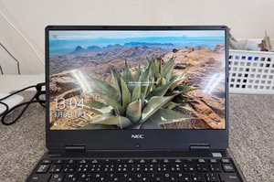画面割れ メーカー修理費用の3割以下で...。