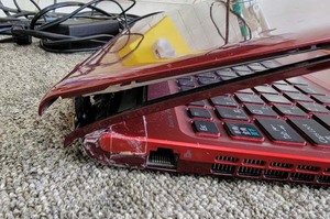 画面が閉じられない 富士通Lifebook AH77 水戸市