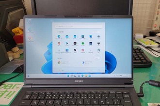 電源ONでBIOS画面に...、国産?マウスコンピュータ X4-i5