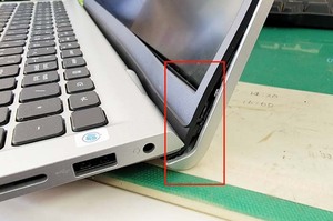 DELL Inspiron15 3511 ヒンジ部分破損