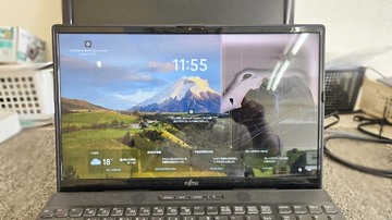 
              液晶パネル割れ 富士通Lifebook AH43/F3 2021年モデル 水戸市