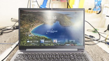 電源は入るも画面が映らない Lenovo Ideapad 3 東海村法人様から