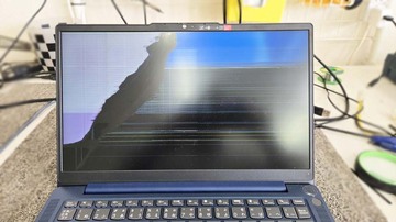
              液晶パネル割れ Lenovo IdeaPad Slim 3 14インチ 日立市から