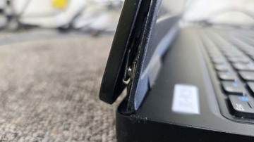 ヒンジ部分破損 DELL Latitude5590 徳島県法人様から