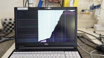 
              液晶パネル割れを早く、安価に修理したい 大洗町法人様 富士通 A5512/KX
