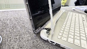 お酒零し、画面ヒンジ破損 東芝Dynabook T55/NG 行方市から