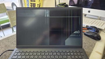 
              液晶パネル割れ DellノートパソコンDELL 15 DCL5255 水戸市