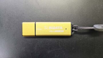 
              中身が見えるけどデータがコピー出来ない USBメモリー64GB 水戸市