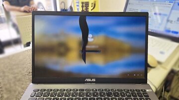 
              液晶パネル割れ ASUS X545FA 常陸太田市 法人様