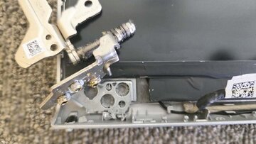 
              またまた？DELL Inspiron15 3520ヒンジ部分破損 水戸市法人様